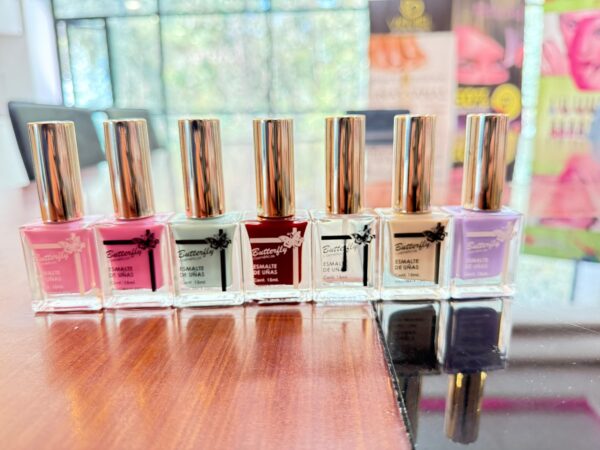 Esmaltes de Uñas - Cantidad:  15ml